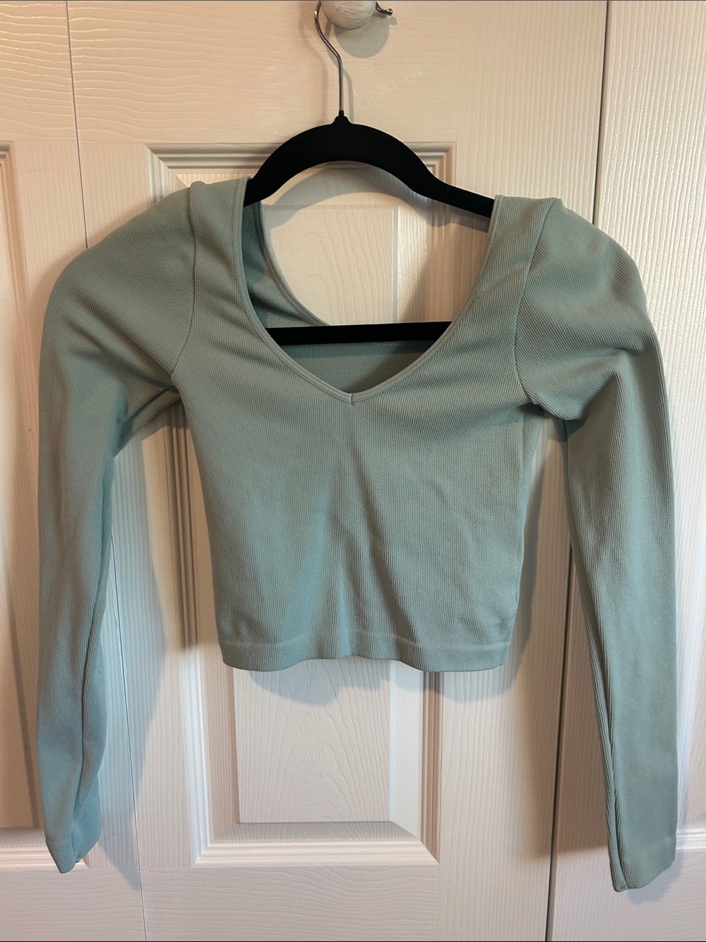 Aeropostale Sage Green Cropped V-Neck Long Sleeve Top